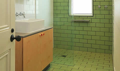 Small bathroom - Rebecca Naughtin Architect