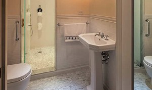 Small bathroom - Virtus Design, New York, NY