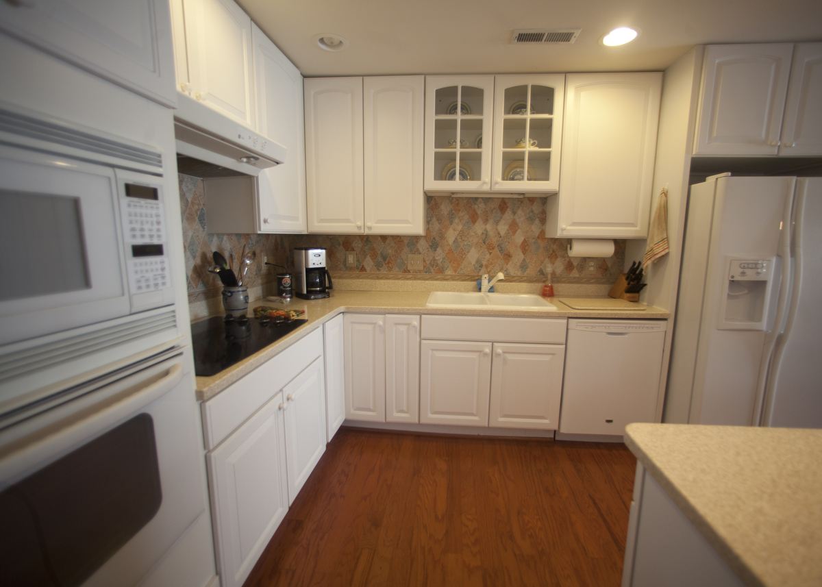 Kitchen Flooring Design and Safety Scores for Aging in Place